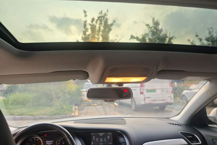 Used Audi A4L 2016 35 TFSI Collector's Edition Automatic Standard Model
