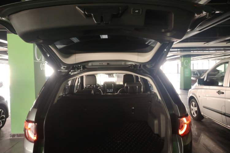 Used Land Rover Discovery Sport 2018 240 PS SE Version
