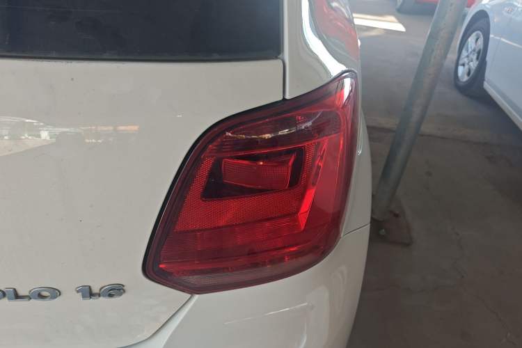 Used Volkswagen Polo 2014 1.6L Automatic Comfort Edition
