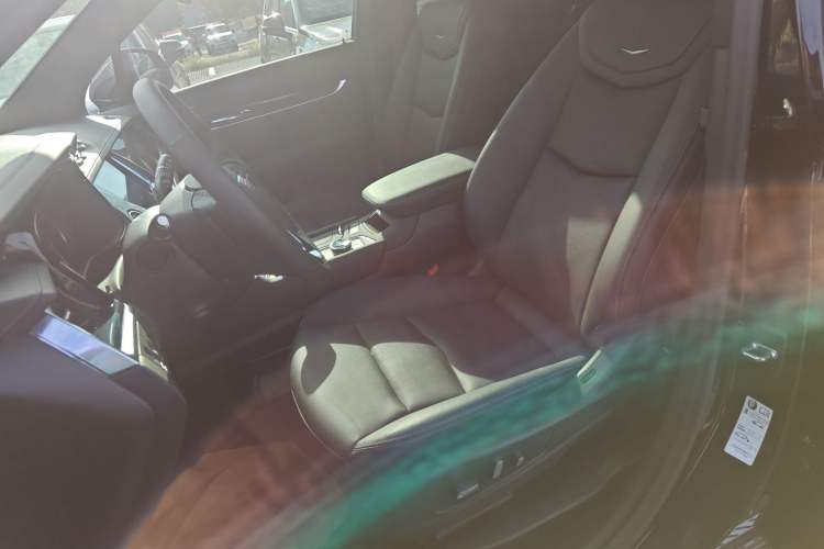 Used Cadillac XT6 2022 2.0T Six-Seater Four-Wheel-Drive Luxury Standard Edition
