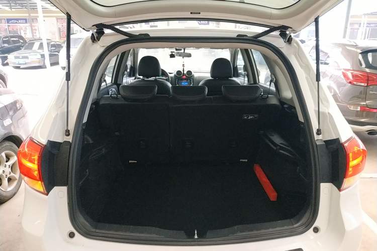 Used Haval H6 2015 Upgraded Model 1.5T Manual Two-Wheel Drive Elite Version