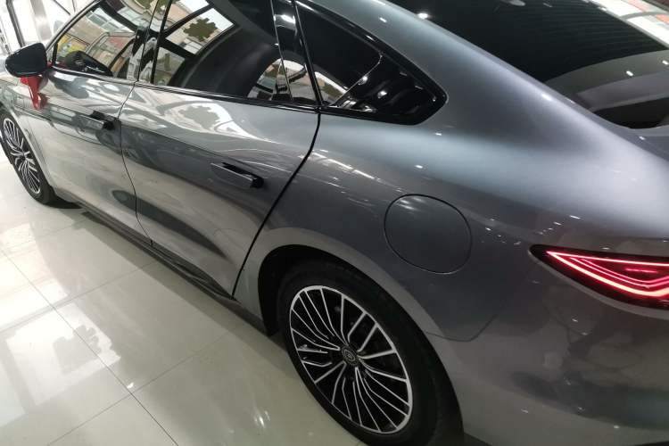 Used BYD Han 2022 DM-i 121KM Prestige Model
