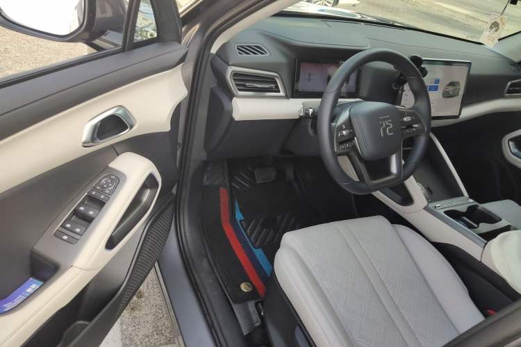 Used BYD Yuan UP 2025 Intelligent Driving Version 401 KM Dynamic Edition