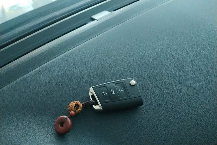 Used Volkswagen Tharu 2023 300TSI Two-Wheel-Drive Full Moon Edition
