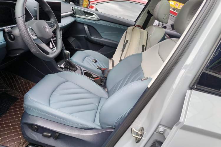 Used Volkswagen Tharu 2024 300TSI Two-Wheel-Drive Moon Luxury Edition
