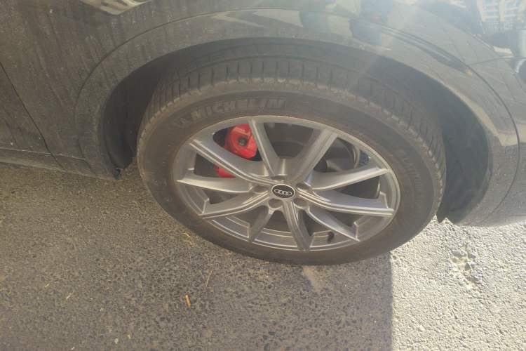 Used Audi Q5L 2022 Updated 45T Luxury Dynamic Version
