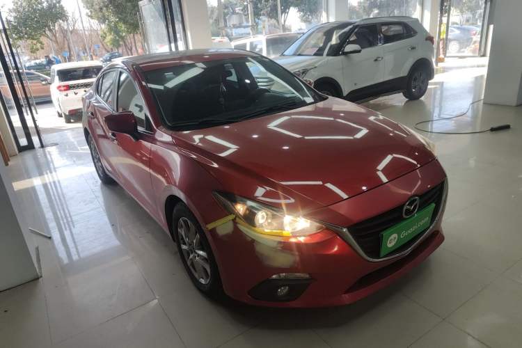 Used Mazda Mazda 3 Axela 2016 Sedan 1.5L Automatic Luxury Model
