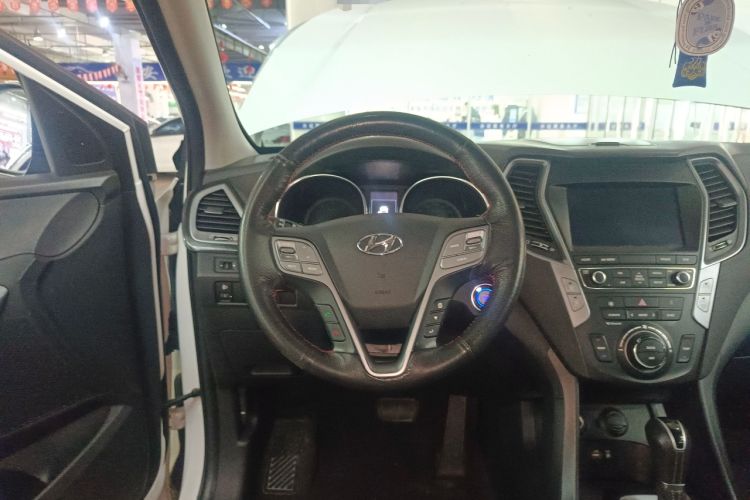 Used Hyundai Santa Fe 2017 2.4L Automatic Two-Wheel Drive Smart Version 5 Seats
