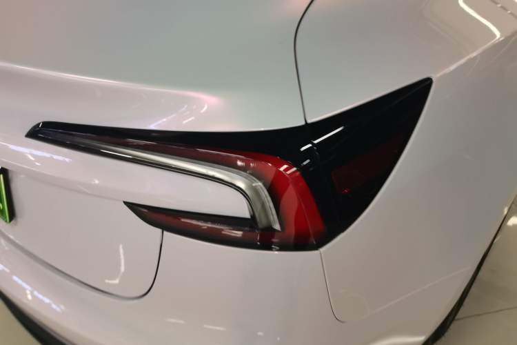 Used Tesla Model 3 2023 Rear-Wheel-Drive Version
