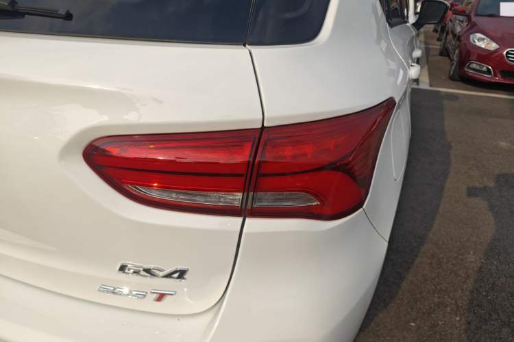 Used GAC Trumpchi GS4 2018 235T Automatic Two-Wheel Drive Luxury Smart Connectivity Version
