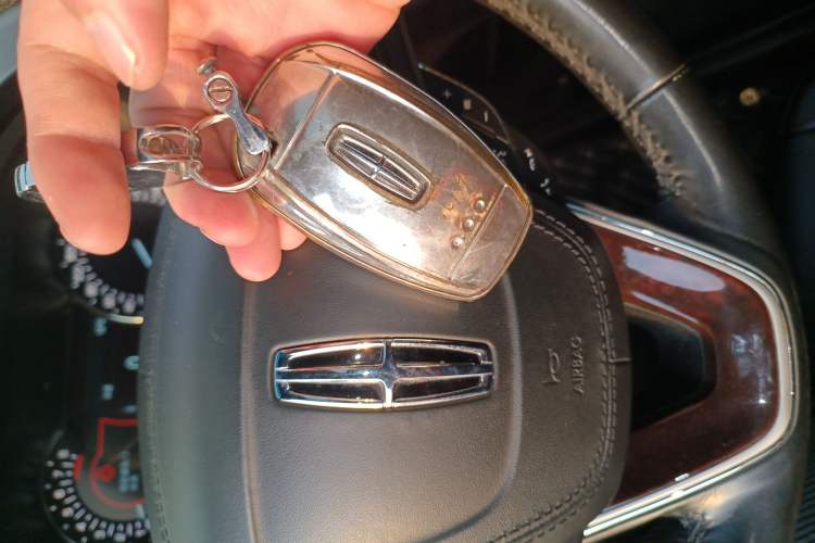 Used Lincoln MKZ 2017 2.0T Luxury Edition
