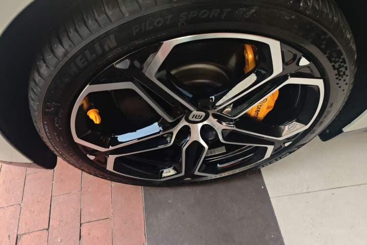 Used  SU7 2024 Rear-Drive Ultra-Long Range Advanced Pro-Level Intelligent Driving Version
