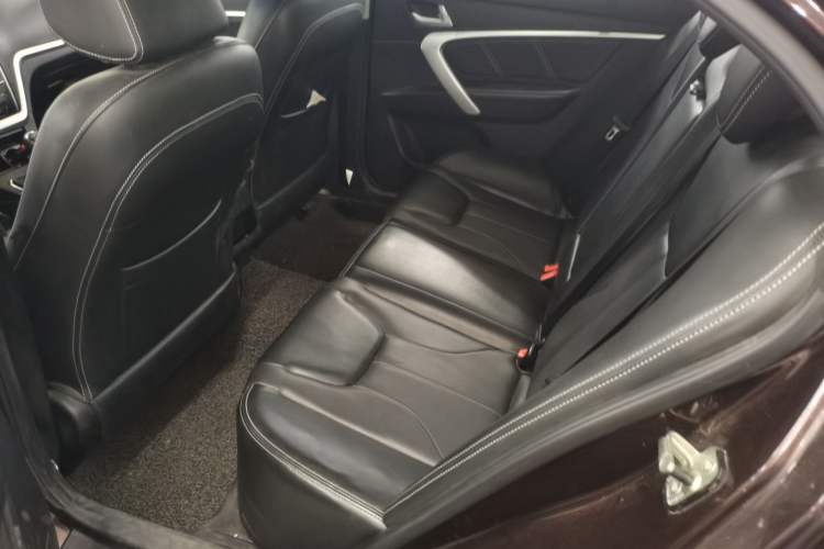 Used Geely Auto Emgrand 2015 Sedan 1.3T Manual Upward Edition
