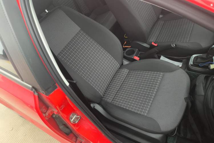 Used Volkswagen Polo 2016 1.6L Automatic Comfort Model
