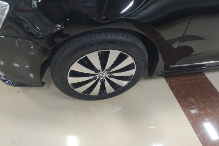 Used Volkswagen Sagitar 2017 230TSI Automatic Comfort Version
