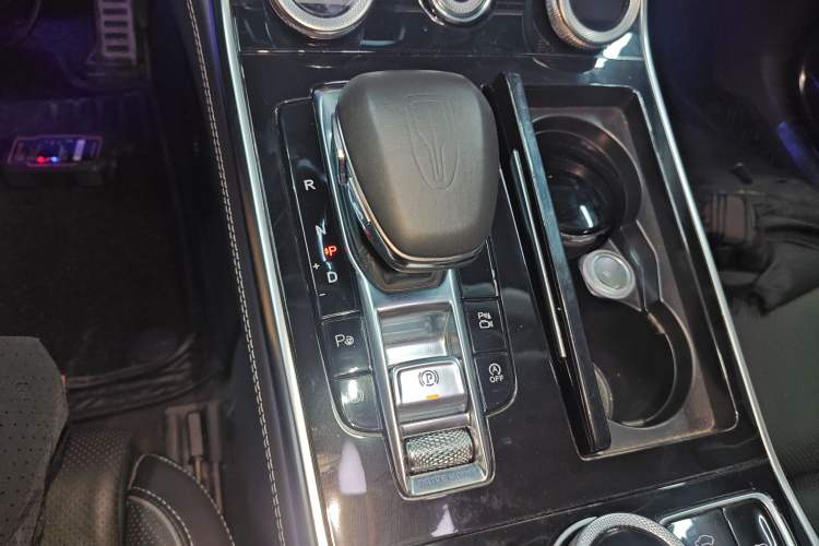 Used Hongqi H9 2020 2.0T Smart Connect Flagship Edition
