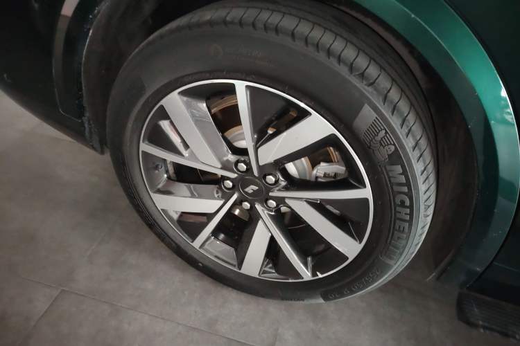 Used Li Auto L8 2023 Pro Model
