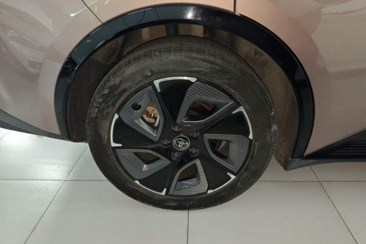 Used Toyota bZ3 2023 616 km Long-Range Premium
