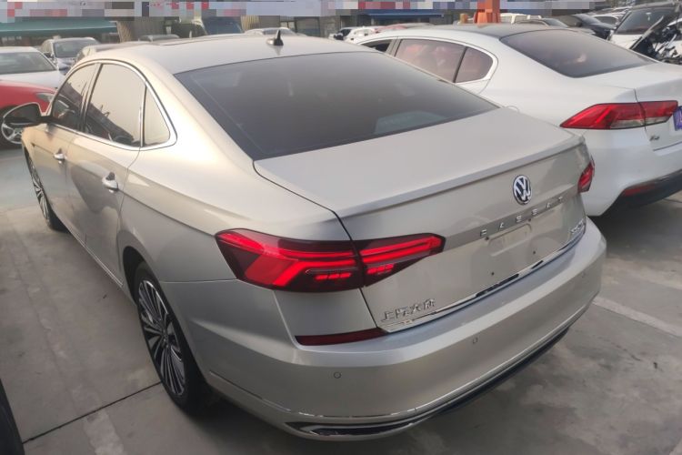 Used Volkswagen Passat 2020 330TSI Luxury Edition China VI
