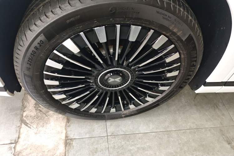 Used XPeng X9 2025 740 Ultra-Long Range Max