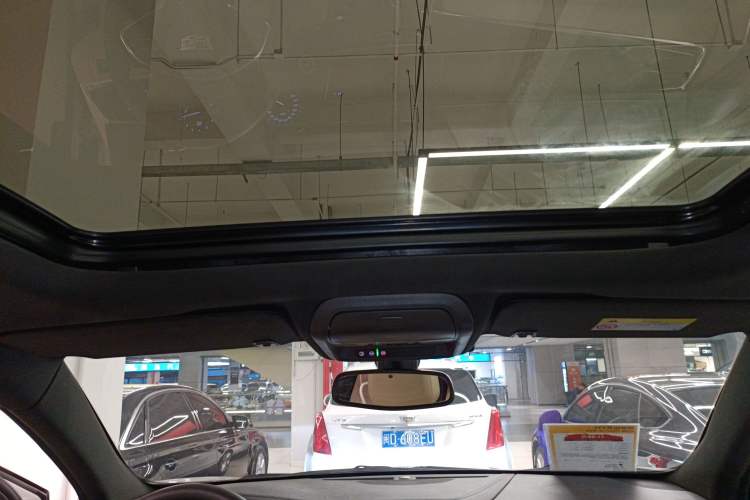 Used Cadillac XT5 2018 25T Luxury Model
