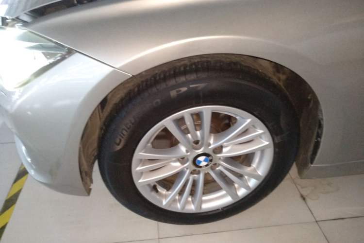 Used BMW 3 Series 2015 316Li Fashion Model
