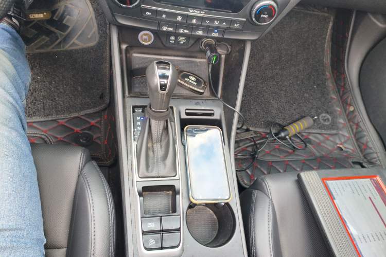 Used Hyundai Tucson 2018 1.6T Dual-Clutch Two-Wheel Drive 15th Anniversary Special Edition