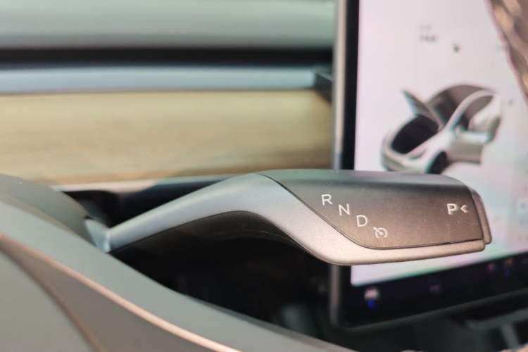 Used Tesla Model Y 2021 Long-Range All-Wheel-Drive Version 3D7