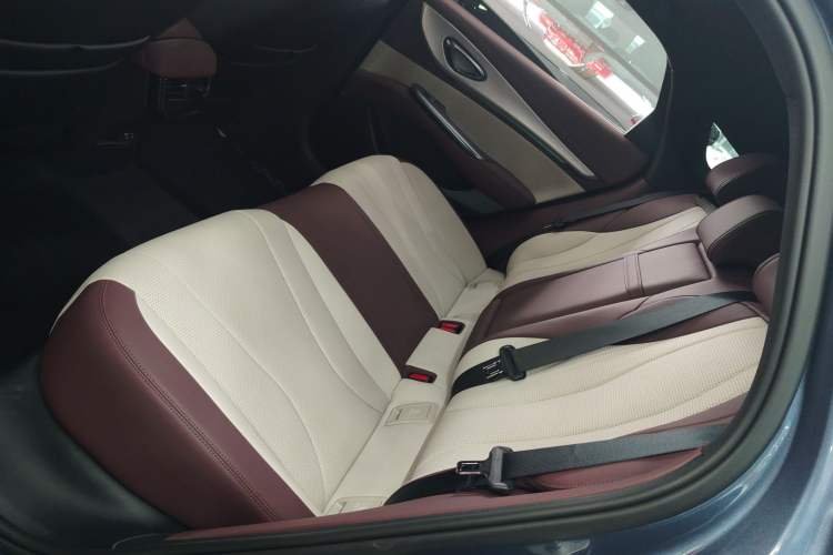 Used BYD Seal 07 DM-i 2025 Intelligent Driving Version DM-i 1.5L 125 km Luxury Edition
