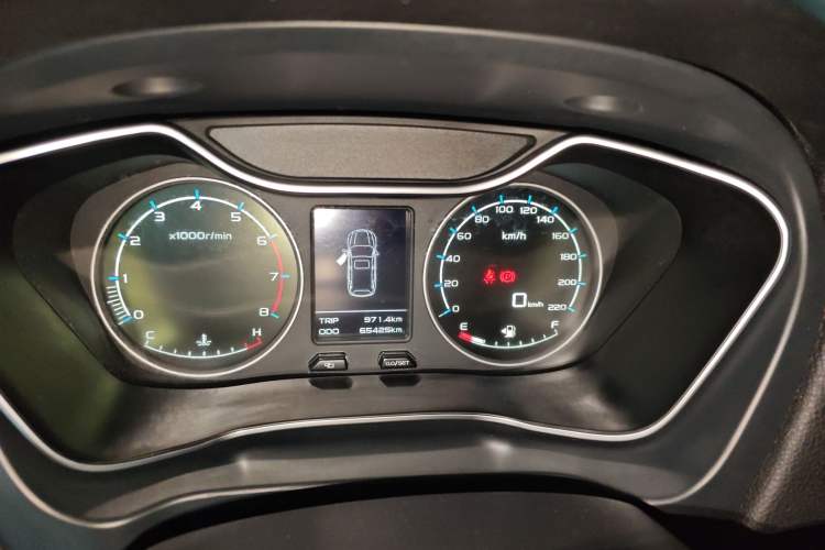 Used Geely Auto Vision X6 2016 1.8L Manual Luxury Model