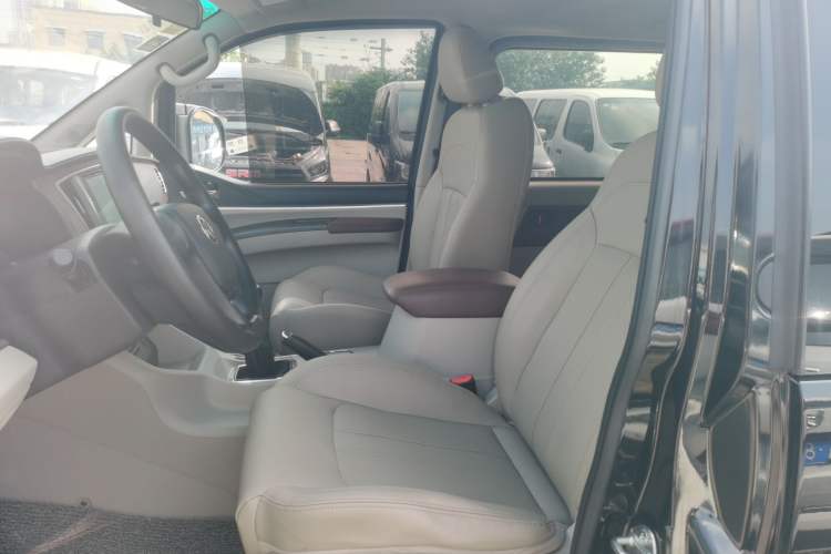 Used FORTHING Lingzhi 2019 M5L 1.6L 7-Seater Luxury Model China VI Standard
