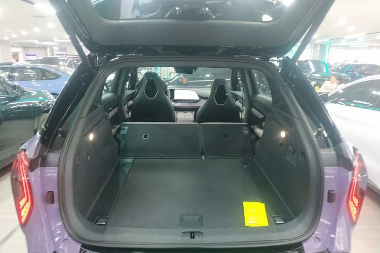 Used Hongqi Tiangong 08 2025 680 Ultra Four-Wheel-Drive Version
