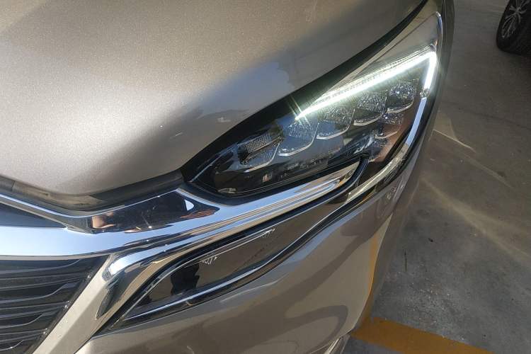 Used Buick GL8 2022 ES Landtrek 653T Comfort Edition
