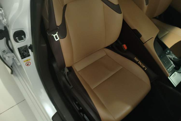 Used Lexus ES 2018 300h Premier Edition China VI Standard