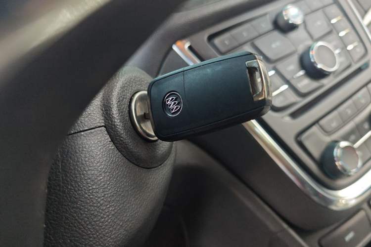 Used Buick Encore 2015 1.4T Automatic Two-Wheel Drive Urban Elite Version
