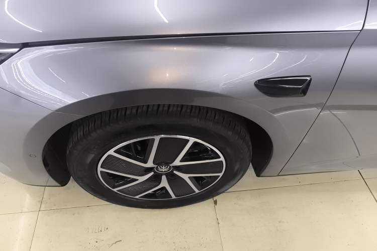 Used BYD Qin L 2025 DM-i Smart Drive 120KM Superior Model
