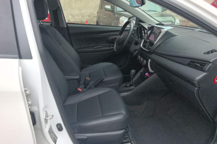 Used Toyota YARiS L 2016 Revised 1.5E CVT Charming Edition