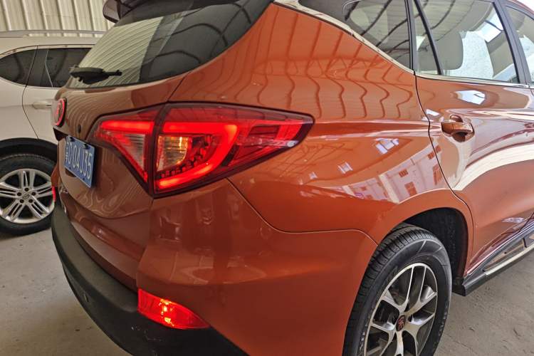 Used BYD Song 2017 Gaishe Upgrade Edition 1.5TID Automatic Elite Model
