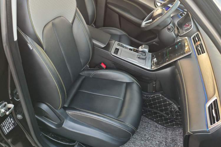 Used Roewe RX5 2020 PLUS 300TGI Automatic Ali National Style Luxury Edition
