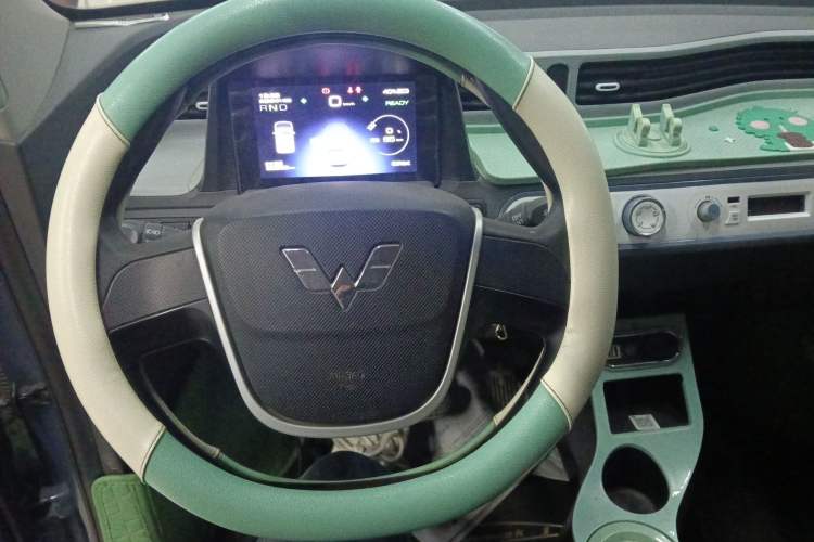 Used Wuling Hongguang MINIEV 2022 Macaron Premium Model – Lithium Iron Phosphate