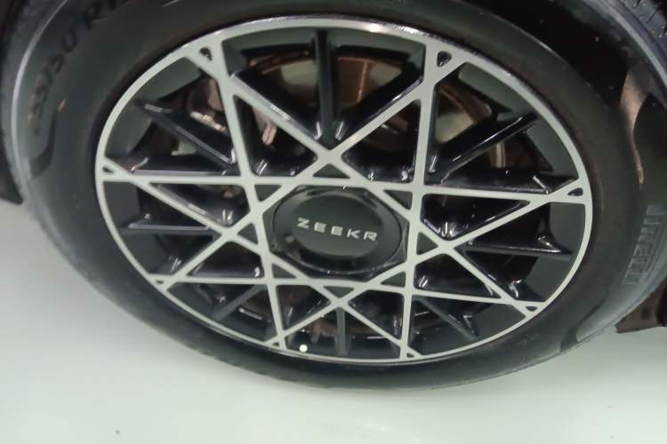 Used Zeekr 009 2024 7-Seater Aisle Version 108 kWh
