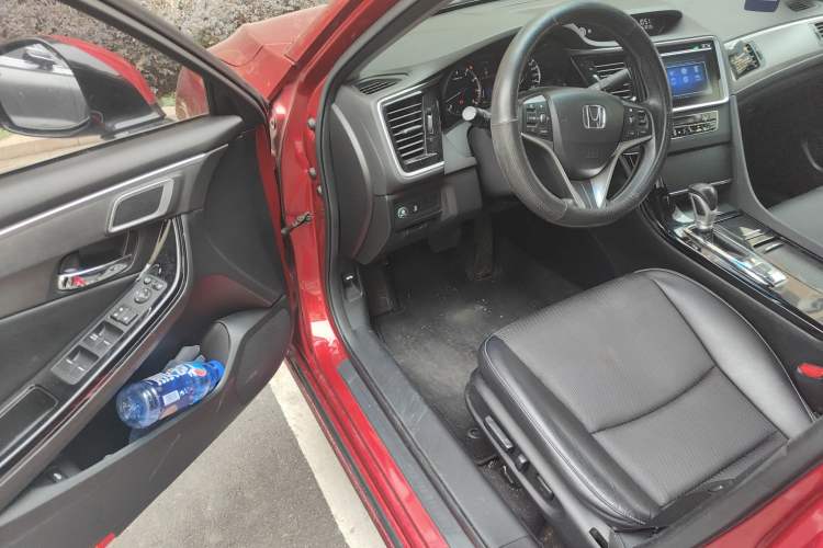 Used Honda Spirior 2015 2.0L Prestige Edition
