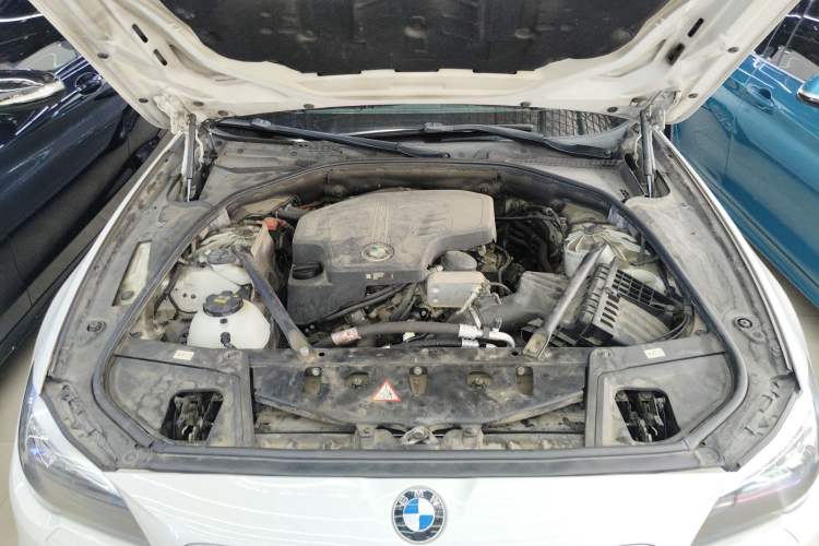 Used BMW 5 Series 2014 525Li Leading Model
