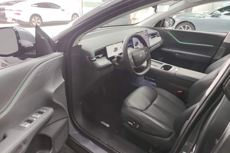 Used XPeng G6 2025 625 Long-Range Max Flagship Edition
