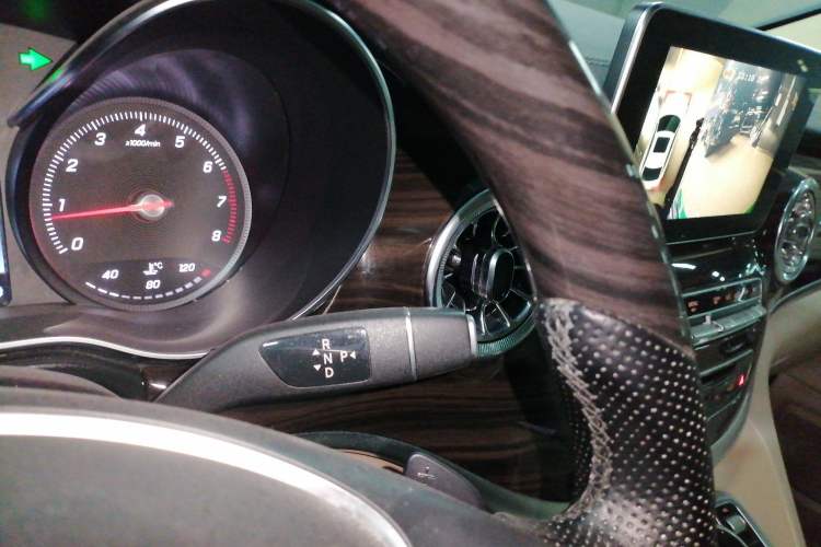 Used Mercedes-Benz V-Class 2017 V 260 Avantgarde Edition
