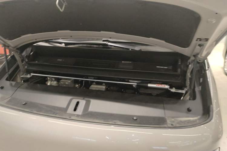 Used Li Auto MEGA 2025 Home Family Special Edition