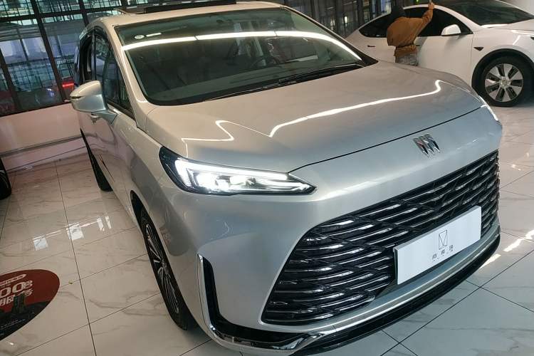 Used Buick GL8 New Energy 2025 Lushang First-Drive Edition 7-Seater
