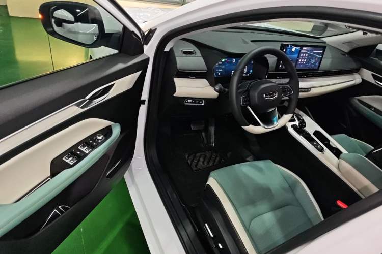 Used Geely Auto Emgrand L HiP 2022 1.5TD-DHT Pro 100KM Super Rui