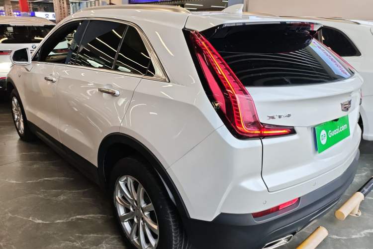 Used Cadillac XT4 2018 28T Two-Wheel Drive Tech Version