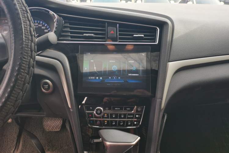 Used Venucia D60 2019 100 000 Honor 1.6L XL CVT Chenku Edition China VI Standard